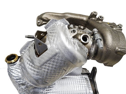 排気システムの触媒コンバーターを固定するVバンドクランプ